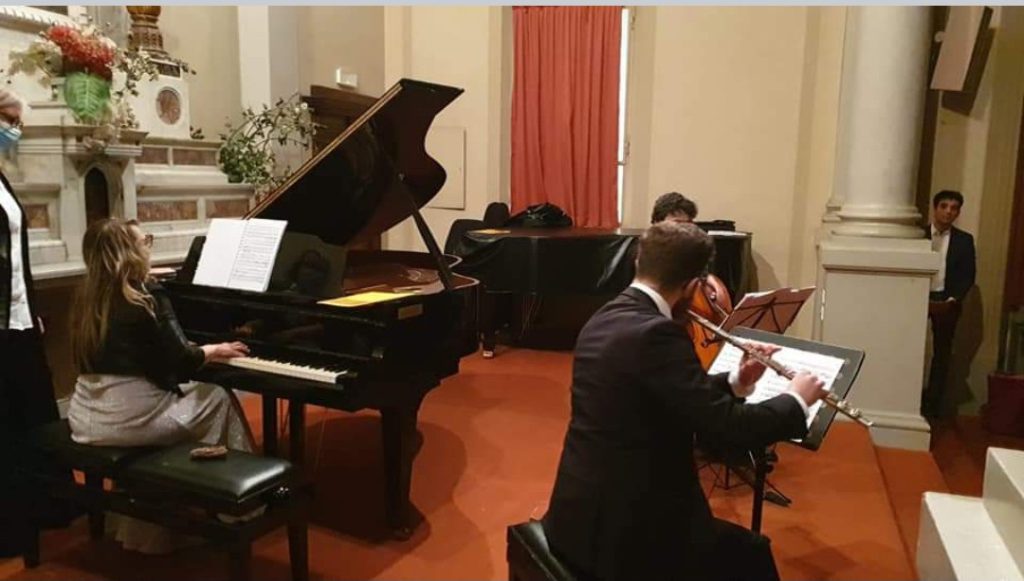maestra pianoforte Rho