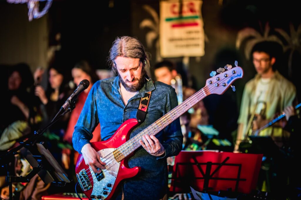 lezioni basso Limbiate Andrea Daolio